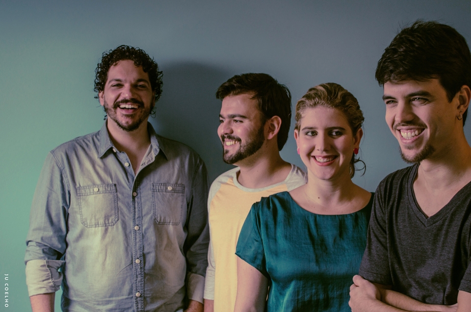 Casa7 lança clipe Deus é Par