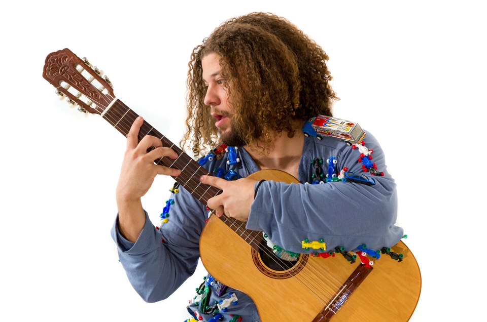 Di Souza Traz de Volta Humor e Irreverência à Música Brasileira
