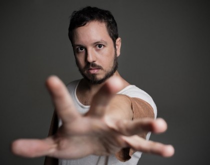 Clipe, turnê e disco: A estreia solo de Barro