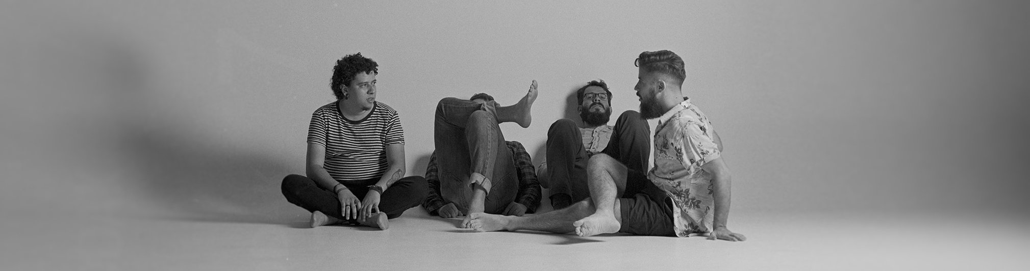 "TERRA DO SAL": PROFISSÃO DE URUBU HOMENAGEIA NORDESTINOS EM CANÇÃO INÉDITA