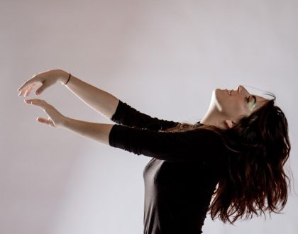 LANÇAMENTO: Ouça o novo single de Laura Petit