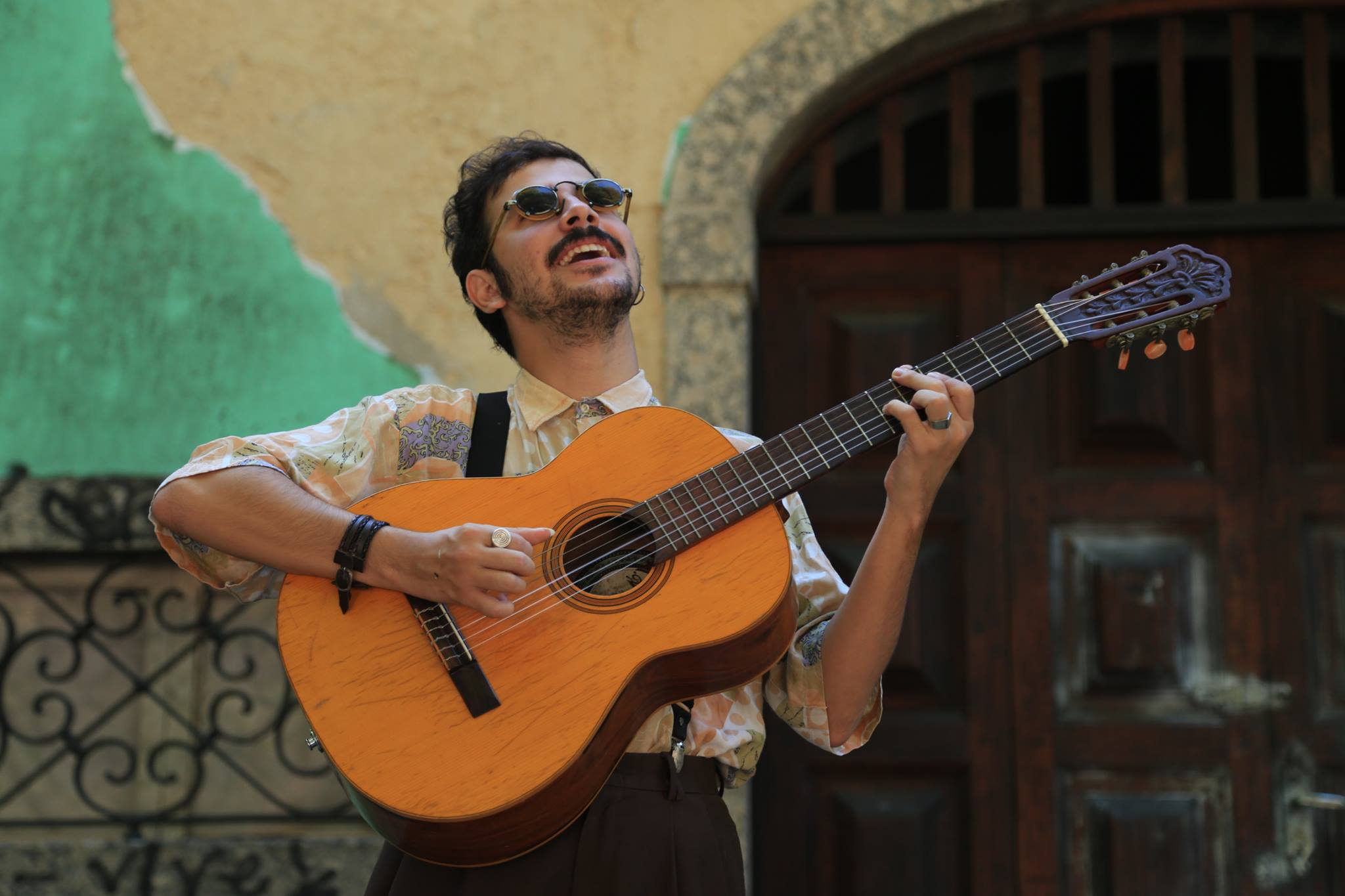 #DESCUBRA a malemolência de Thomás Meira em seu novo single!