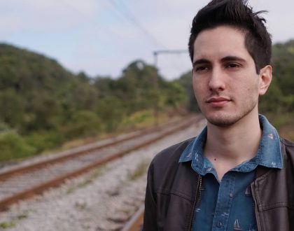 Fernando Malt é o primeiro artista do projeto Música de Rua, do Catraca Livre