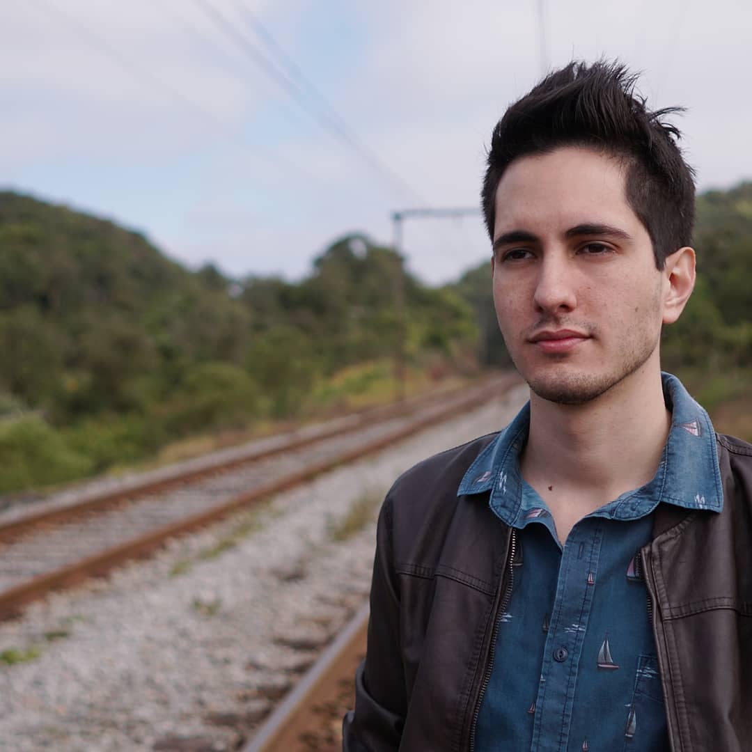Fernando Malt é o primeiro artista do projeto Música de Rua, do Catraca Livre