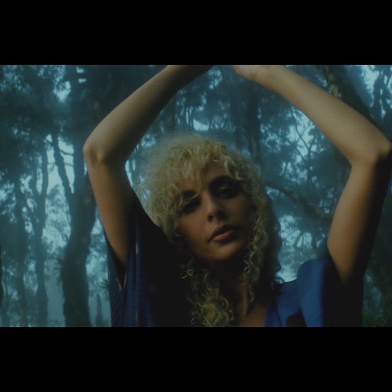 Luiza Lian lança clipe para a faixa “Vem Dizer Tchau”