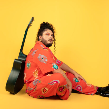 Ronná apresenta "Meio Eu"