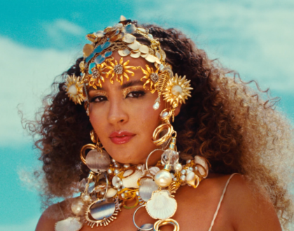 Sofia Pitta celebra suas raízes em “Pureza Selvagem” 